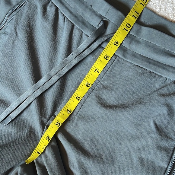 Athleta Women’s Jogger Pants Size 8 tall - Picture 7 of 8